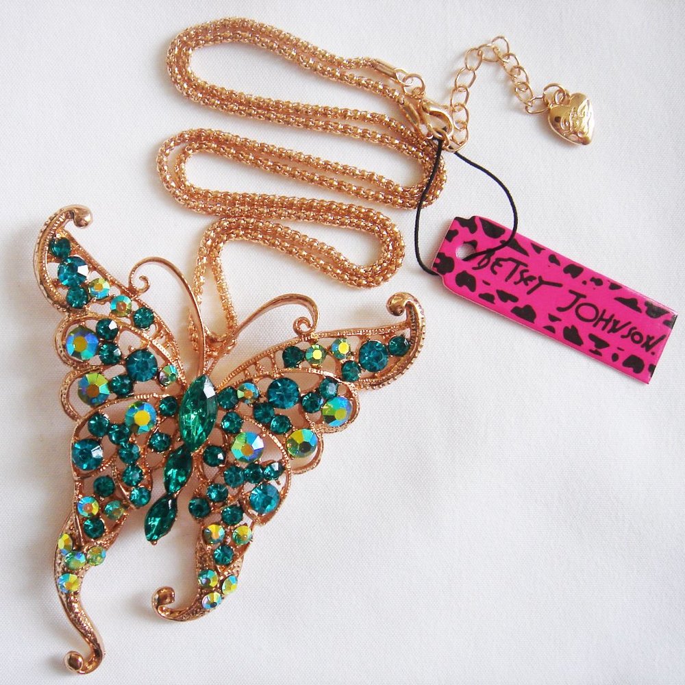 GREEN BUTTERFLY NECKLACE